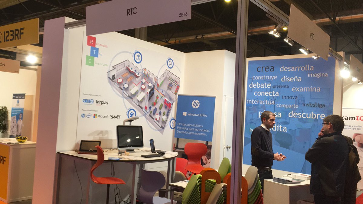 lascositasdsita's tweet photo. Dia en #interdidac2018 mostrando el aula RTC y el diseño de espacios junto a @Mirplay en la #semanadeeducacion #Ifema #SproutByHP https://t.co/Z16OgEF2jv