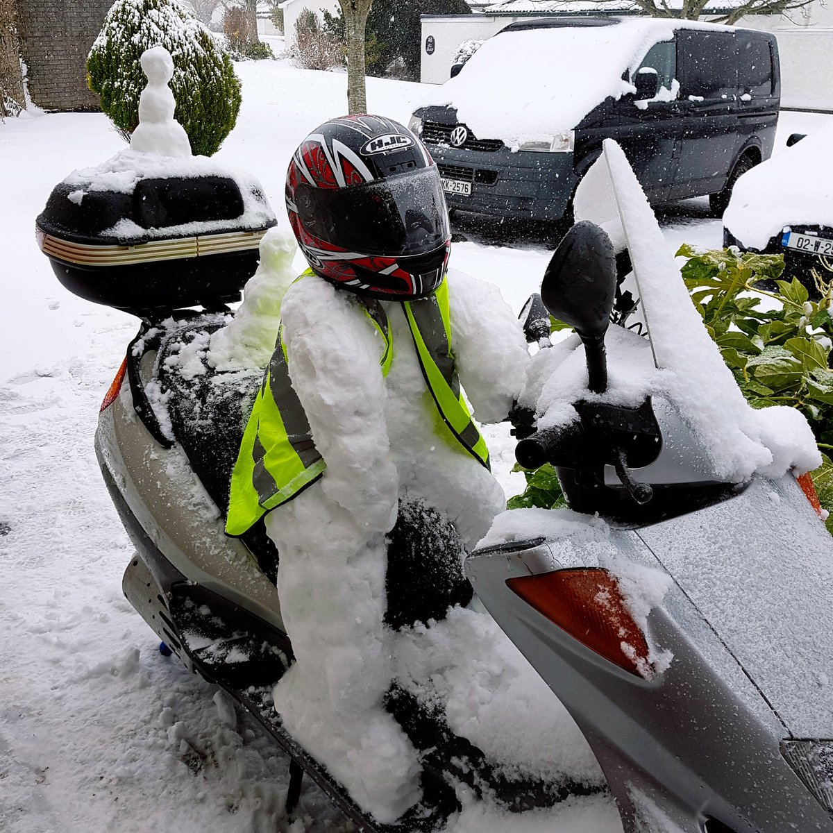 AliceAnnStacey's tweet photo. Snow day! #SafetyFirst of course, you seen those road conditions?

https://t.co/Wop5bK0qAK https://t.co/17cfIMc78B