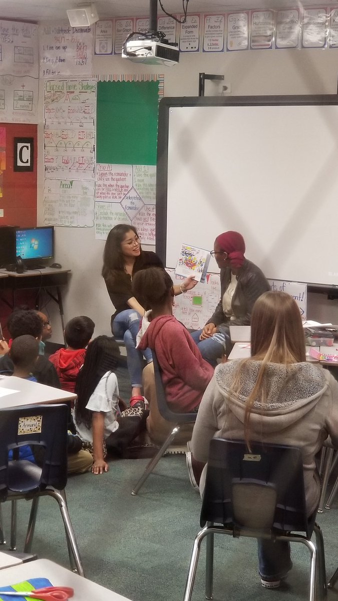 TimberviewAVID's tweet photo. @TimberviewHigh AVID Seniors reading to Thelma Jones Elementary #Sharks for #DrSeussDay today! #PreVIEWers #ReadAcrossAmerica @THSkpenMath @glamourwhit @jackiechanlynn @JayGzzx @maiselph_ https://t.co/NkWiy9IlfH