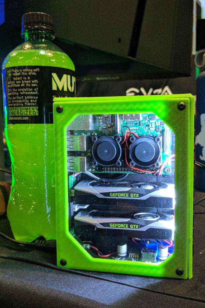 NVIDIAGeForce's tweet image. This ultra-compact SLI build is powered by two GeForce GTX...USB drives.