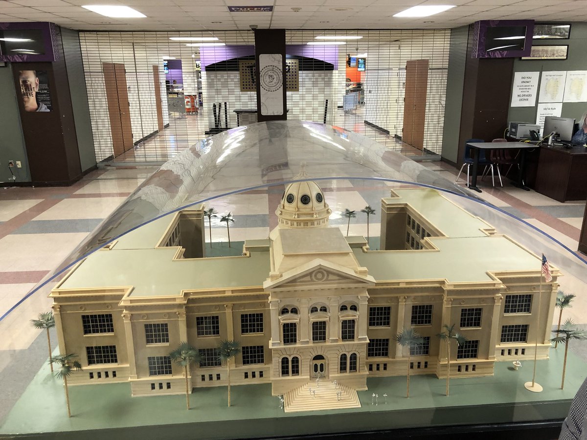 dmattjoiner's tweet photo. How cool is it to be @ #Texas’ oldest high school eating their (great!) cafeteria food?! #BallHighSchool @galvestonisd #LeadershipTASB @tasbnews https://t.co/Gaec6nYyA4