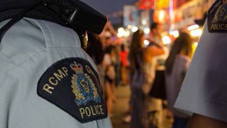 Richmond RCMP seek suspect who kicked librarian (video) ow.ly/ah1q30iHOAQ #RCMP #RichmondBC #Vancouver #assault