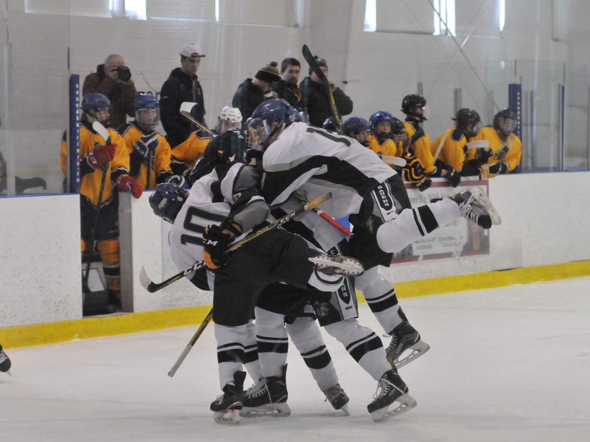 RaymondBenoit44's tweet photo. 2017-2018 KASSAA hockey championship feels pretty good https://t.co/QlM5aY42jv