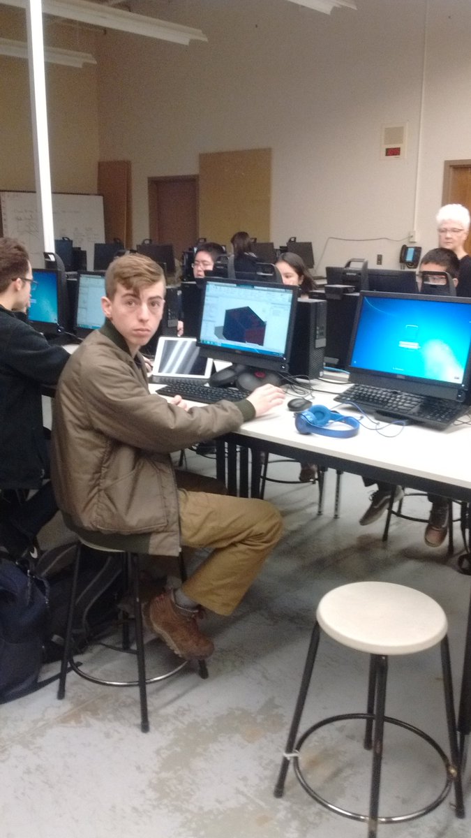 KSDEcte's tweet photo. Exciting morning visiting @usd443 thanks to students for sharing. Proud of this standout CTE program! #KansansCan w/ #KSDEcte https://t.co/zJuUjbCQs5