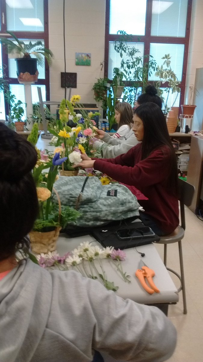 KSDEcte's tweet photo. Exciting morning visiting @usd443 thanks to students for sharing. Proud of this standout CTE program! #KansansCan w/ #KSDEcte https://t.co/zJuUjbCQs5