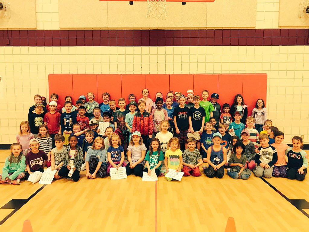 bowles_pe's tweet photo. We did the indoor mile at #ReadRightRun practice today! Always improving our cardiovascular endurance! Way to go! ππ
π #WeAreBowles https://t.co/fM2C0UDPZh