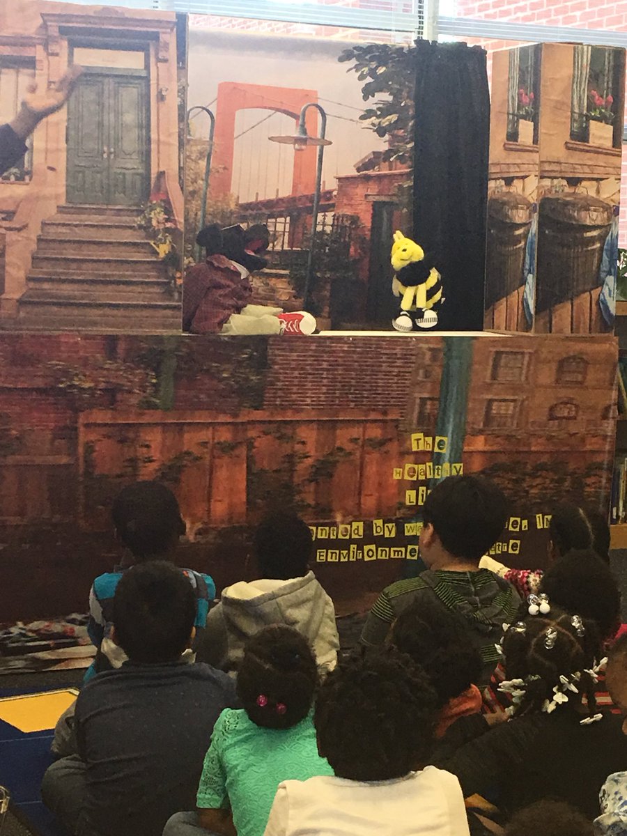 BenteenFirst's tweet image. Benteen’s First graders are enjoying the Environmental Theater-The Healthy Life.