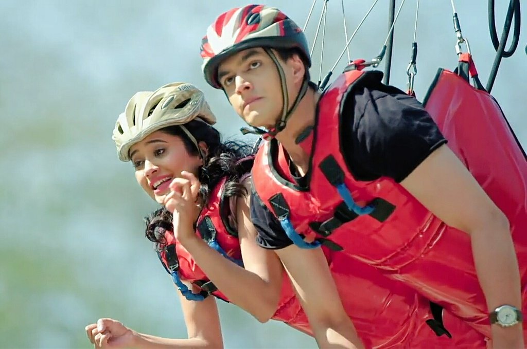 rasgulli_____'s tweet photo. Mendhak Ki Memory Khrab Ho gyi Hai...Ya Yaha Upar Latak k Sitting pitti Gum Ho gyi Hai...πππ
.
#Cuties ππ our #Bachhas #Kaira #Shivangi And #MomoYou were just Love ππ
#BiggestKairaMilan #yrkkh
@momo_mohsin @shivangijoshi10 https://t.co/GGFfixHvF1
