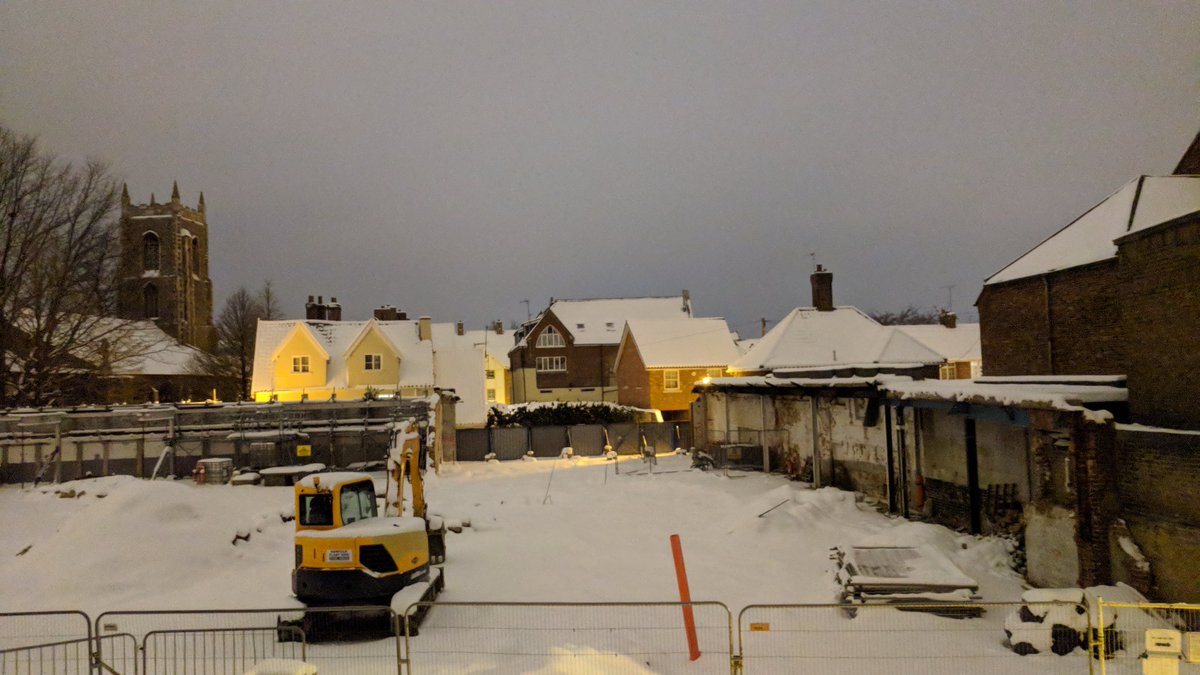 #Friday in Winter Wonderland #slushfest 

It has been a very taxing week on all of us, and with the possibility of more #snow tonight - keep an eye on the sky and the other on a #Gin and Tonic.