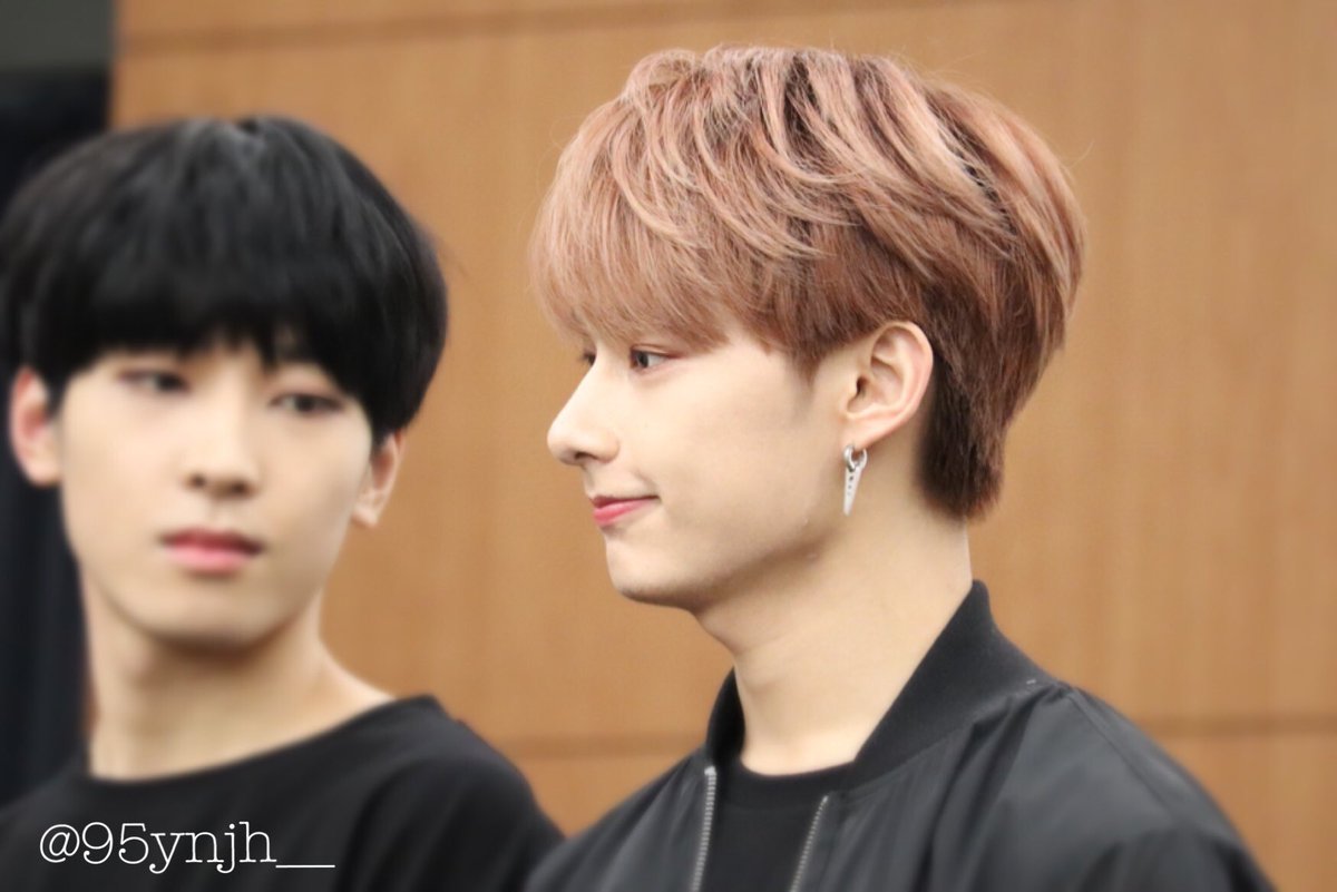 junpics_'s tweet photo. 180224
#준휘 #세븐틴 #seventeen #jun #junhui https://t.co/kbbtOrb4i6