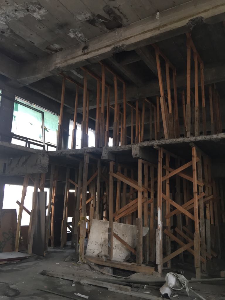 DavidIslasMoran's tweet photo. PELIGRO Y ANGUSTIA sufren las familias que habitan el conjunto habitacional Nonoalco. (1151GYN0014) Se autorizó una inversión con el fin de demoler el edificio y construir un nuevo hospital, pero permanece abandonado. @Tpresupuestaria @maacias #Datosenlacalle #RallyMX #CIEPMX https://t.co/fRGiIFsgHr