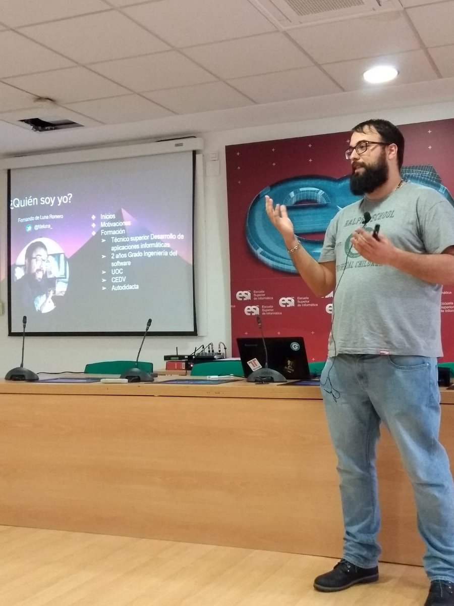 fdeluna_'s tweet photo. Un placer haber estado en el #cedv contando mi experiencia en #crossingsouls con la ayuda de @alfonso_cuet https://t.co/3Tp4bZnteF