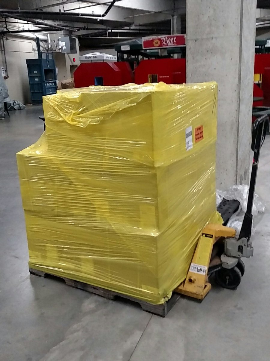 kelren31's tweet image. Helmets and baseballs arrived today. First delivery of many. #Dodgers #LoonsBaseball #DiveIn #5WeeksUntilOpeningDay @Dodgers @greatlakesloons