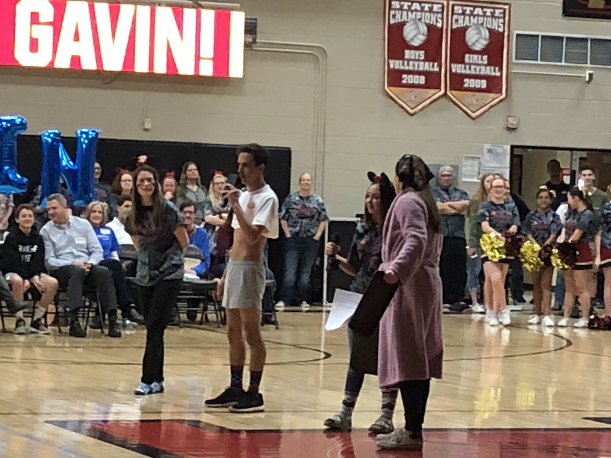 phsmustangs's tweet image. More from our Wish Week Assembly #2Savage4Cancer