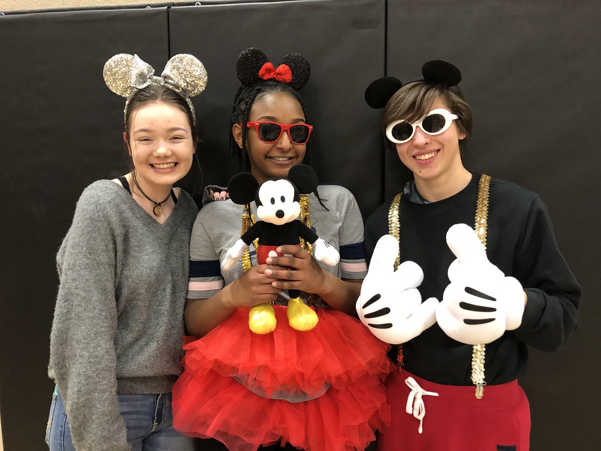 phsmustangs's tweet image. More from our Wish Week Assembly #2Savage4Cancer