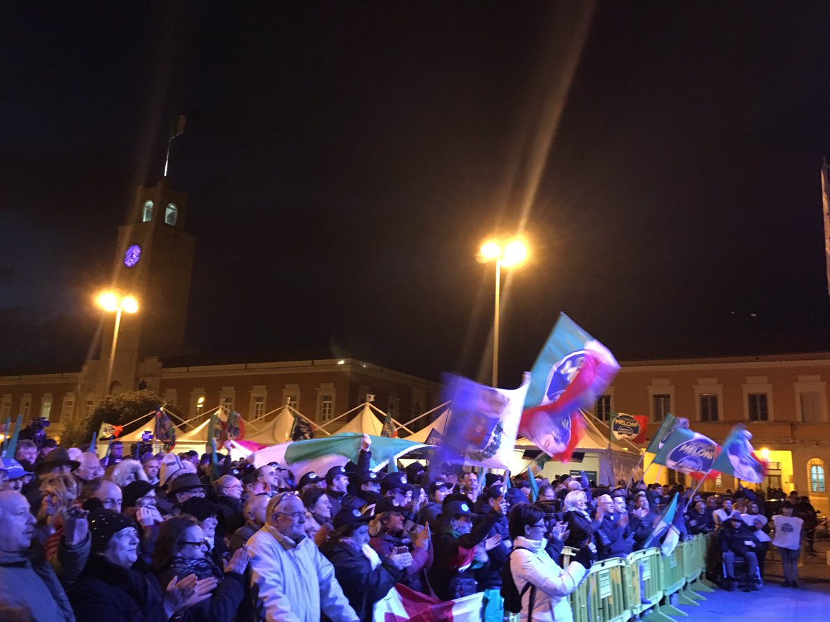 sofib14's tweet photo. A breve intervento di Isabella Rauti    @IsabellaRauti @FratellidItaIia #FratellidItaIia #MeloniPresidente #4marzovotoFdi #ElezioniPolitiche2018 #PERANDAREOLTRE 🇮🇹🇮🇹 https://t.co/DEaIJ8TB5L