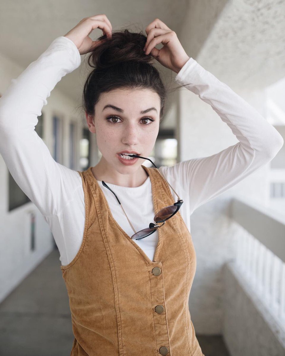 gracefultons's tweet photo. Grace Fulton, Oil on Canvas
Artist: God himself https://t.co/6eeI2WIVHs
