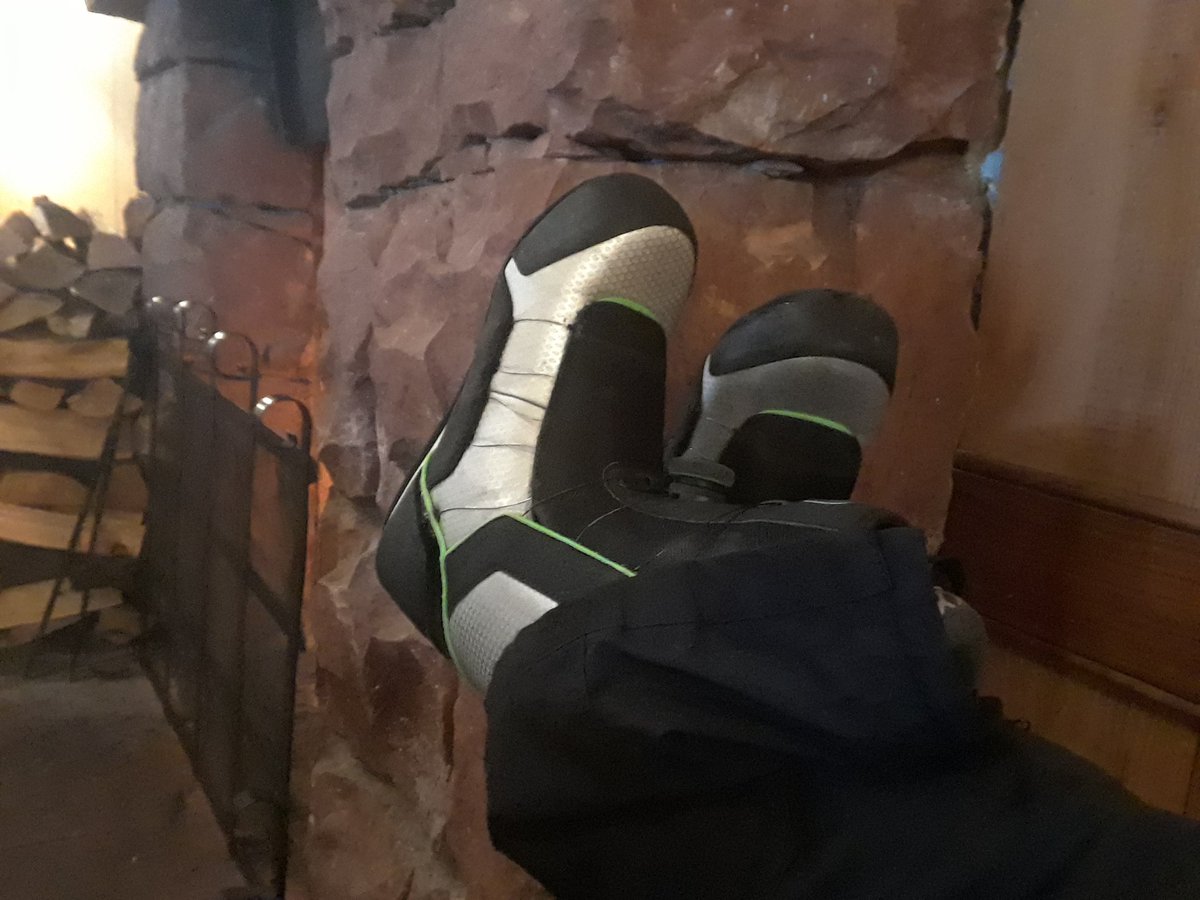 SkiAllOfUtah's tweet photo. Best part of skiing at @Deer_Valley is reppin' the @apexskiboots and watching people's faces as they try to figure out why there's a snowboarder in the lodge. https://t.co/QZubNANJGr