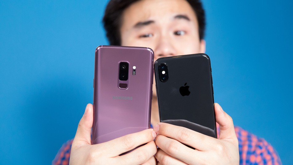 mashable's tweet image. Here&apos;s one way the iPhone X beats Samsung&apos;s Galaxy S9 badly on.mash.to/2HZ9Du6