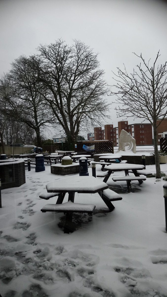 ESBrummell's tweet photo. It has been a couple of hard working days for people. I am very proud of my colleagues in @Poole_Hospital their are #NHSsnowHeroes. We managed well patient's safety in #endoscopy and #bowelcancerscreeningprogramme. Love working in @Poole_Hospital
Picture: @Poole_Hospital canteen https://t.co/U4bpHIWvMy