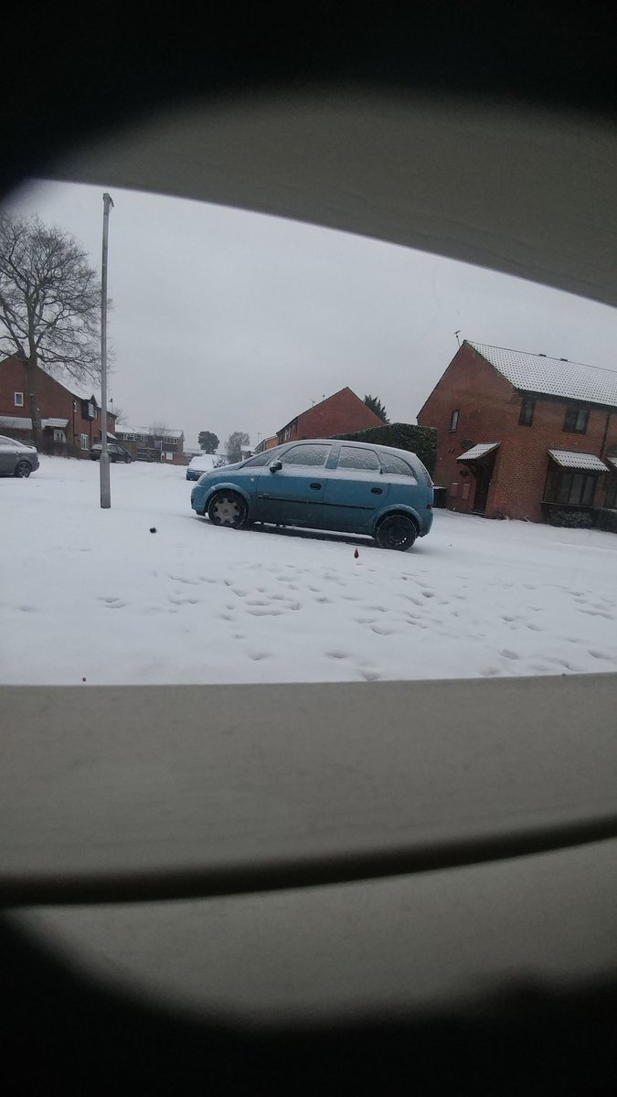 samwest1985's tweet photo. @TheManaSource I'm in the UK and almost in the same setting lol. So cold! https://t.co/uQyldm9yWK