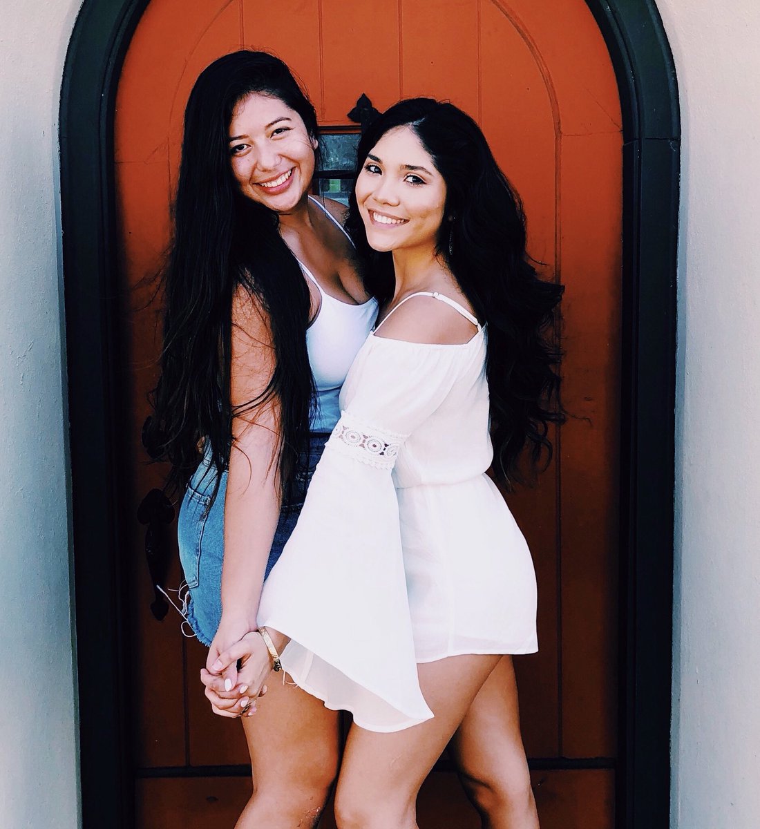 UNFADPi's tweet photo. Today’s #ADFriday diamond duo goes out to our new members Linda and Bridget! ♡ https://t.co/aOLtHmvJZ5