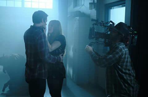 TeenWolfNewsMtv's tweet photo. Dylan O'Brien and Holland Roden behind the scenes of Teen Wolf, 6x10! https://t.co/IewtizEZuL