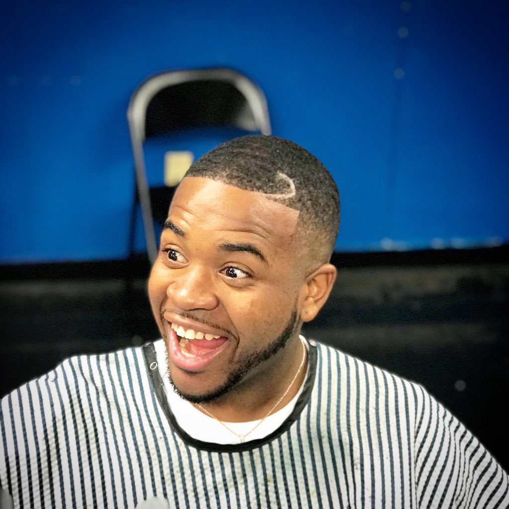 Promo_GoDD's tweet photo. How I look at Bae 😍 after I get a haircut.... 😏
Barber: @dabarberkimp 
#FBK💈🔥
#DDDOF😍💦
#RIPMomma
#LLDH5 https://t.co/eaeK2k14I9