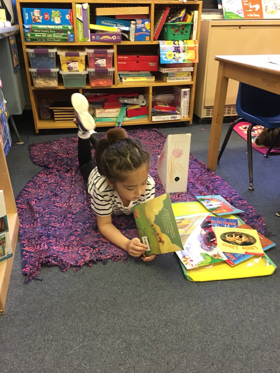 FirstiesAtWork's tweet photo. Reading FUN in the βοΈ day! The βοΈ wonβt stop us! #FSDKidsRead https://t.co/ixAP0pbqOZ