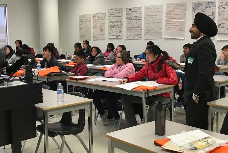 JACentralON's tweet photo. “When you’re a teen you want everything. When you’re a young adult, you start planning your life. When you’re a parent, you want to teach others about life.” Grade 7 perspective at the #JACOFinLit event of how needs, wants & goals change. @TangerineBank https://t.co/CCnQtIBGfU
