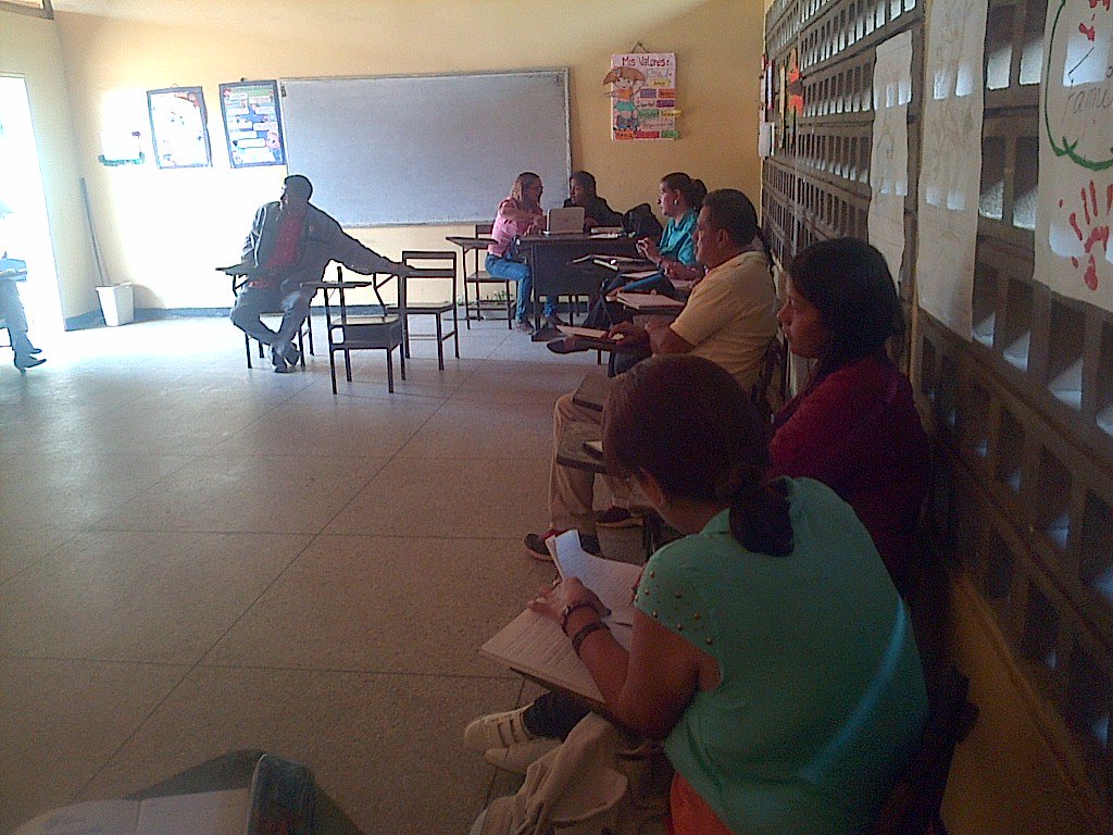 ebn_la's tweet photo. #CongresoPedagogicoMunicipal #ELTIGRE.   Desconolización Pedagogía  Productiva. Conucos Escolares. 2018. Presentes  en sus  mesas  de trabajo. @PTMSanzoategui @culturaanzoate1 @carcast02 @Gracejcj @JauaMiranda @MPPEDUCACION https://t.co/GimX3exVi4