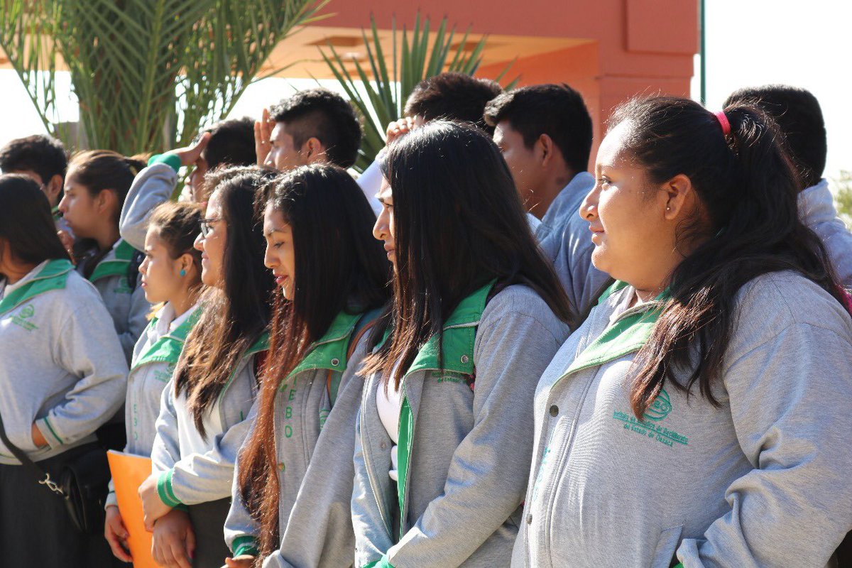 utvco's tweet photo. Está mañana recibimos a cerca de 300 estudiantes de diferentes planteles del @IEBO_GobOax. Con actividades prácticas y guiados por maestros y alumnos, conocieron nuestros 7 programas de estudio. 
¡Bienvenidos a su casa!
#EducaciónDeCalidad https://t.co/Bk9pMWm4sV