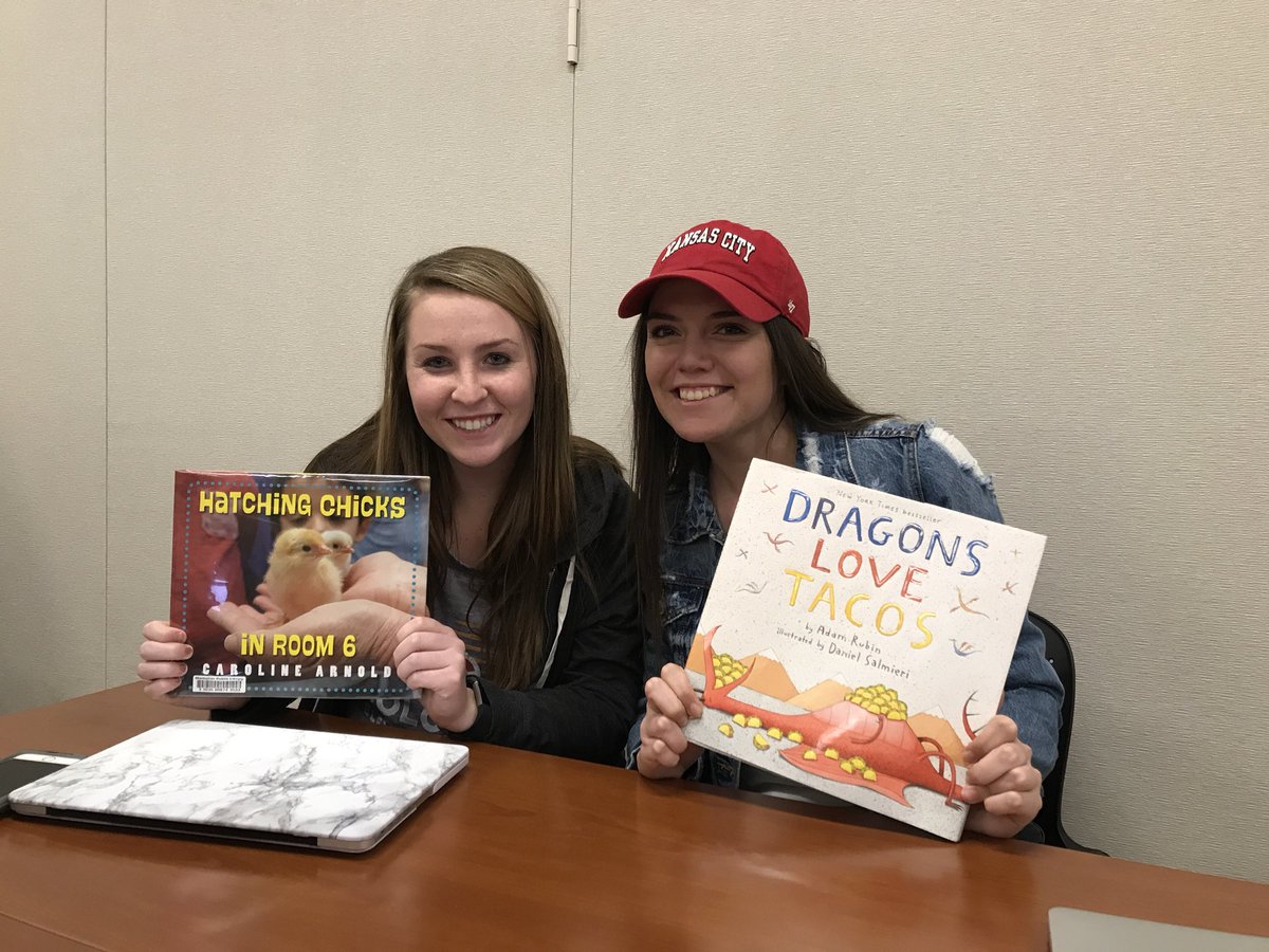 mlf0516's tweet photo. Celebrating Dr. Seuss’s birthday with some awesome books! #ReadAcrossAmericaDay #shelfie #WeAreEdCats https://t.co/QhGuIdCosX