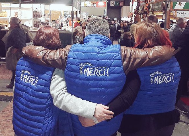 eleveursmerci's tweet photo. Notre journée au #salondelagriculture 2018 touche à sa fin. #Merci à tous les consommateurs de la brique de #lait #LesEleveursVousDisentMerci, et à tous nos collègues éleveurs pour leur soutien #SIA2018 #CeuxQuiFontLeLait #agriculteurs https://t.co/x0CR76Hsns