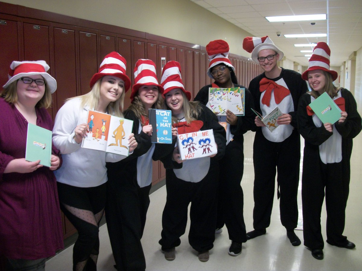 MVFCCLA_FACS's tweet photo. Dr. Suess celebration #EdProfII and #AdvChildDev @MtVernonHS reading to kindergarten @FESElem and pre-school at Promises and Possibilities #WeRMV @mvcsc_district Lessons a success #SayYEStoFCS https://t.co/ZYICnMWlQT