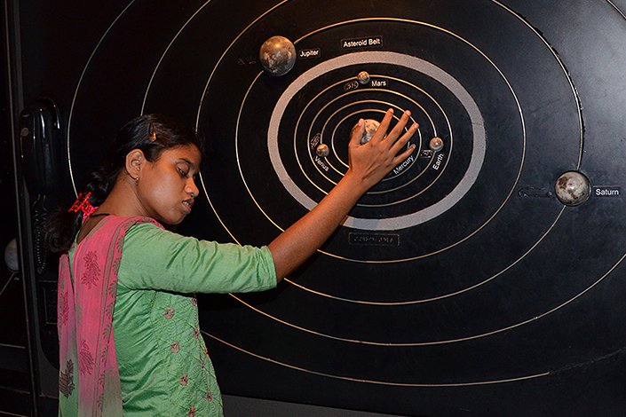 IAU_Outreach's tweet photo. #NOCIndia #InclusiveOutreach Birla Industrial & Technological Museum, Kolkata has created unique exhibition designed for visually challenged visitors with objective of helping them effectively learn about the various facets of the planet we live in and the universe we belong to. https://t.co/3fxMe7tGAx