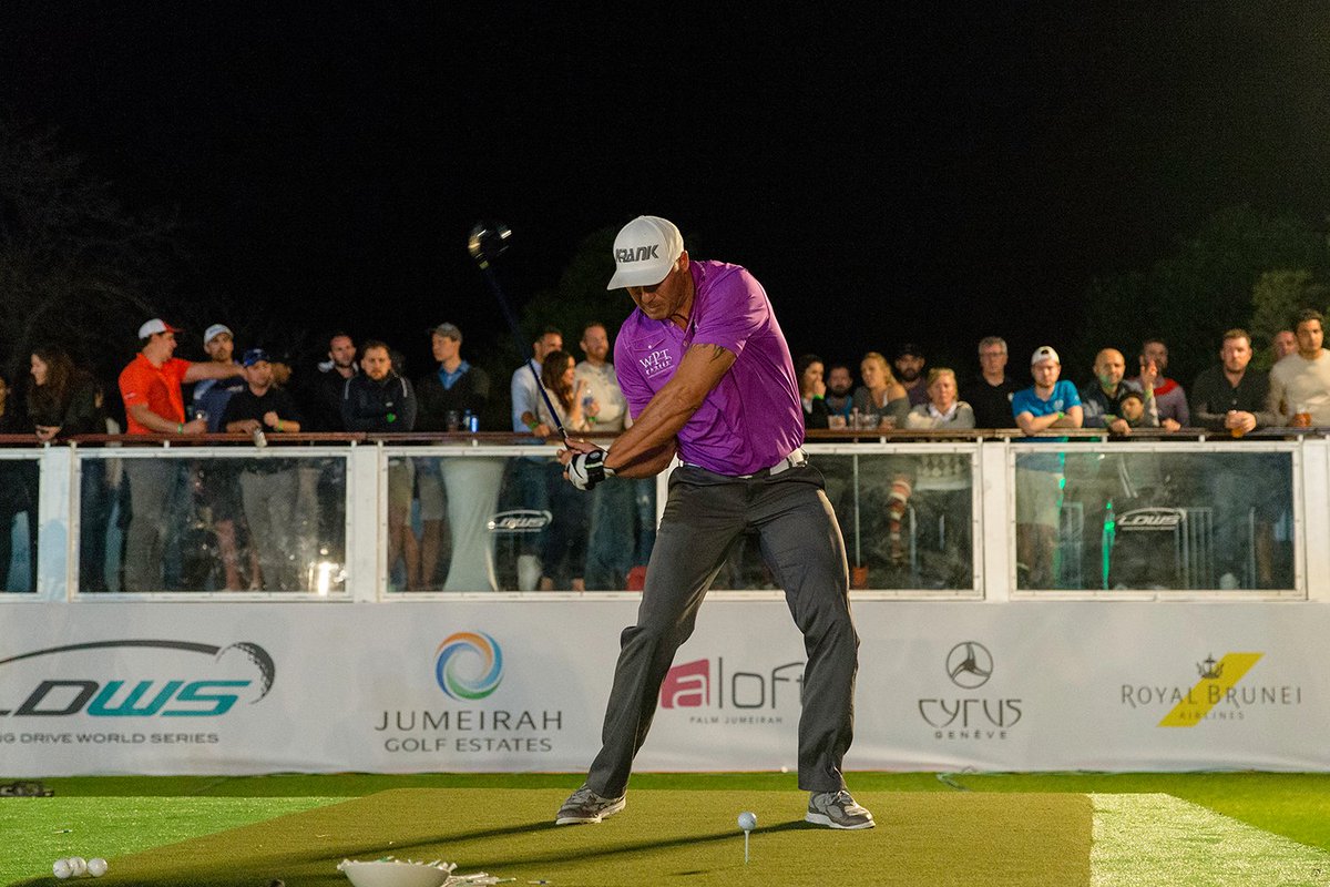 LongDriveWS's tweet image. Question for American #LongDriver @shooknight22:
🔹 What are your 3 driving tips for amateurs?
➖ “1- Hit up on the ball with the driver to maximize distance.
2- Tee the ball up high and forward in stance to help hit up on it.
3- Yell as loudly as you can when hitting the ball.”