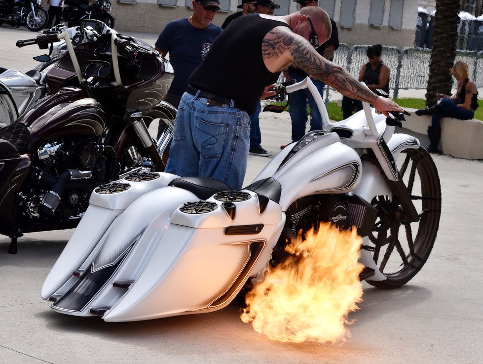 BaddestBagger's tweet photo. Who'll be at the Baddest Bagger in Daytona in less than 2 weeks?! It's going to be hot!! ☀️😄😊 #daytona #baddestbaggerdaytona #daytonafl #daytonabikeweek #daytonainternationalspeedway #onfirefriday #tgif #fbf #flashbackfriday #daytona2017 #custombagger #bikeshow #onfire #fire https://t.co/zrZ4Ycul1L