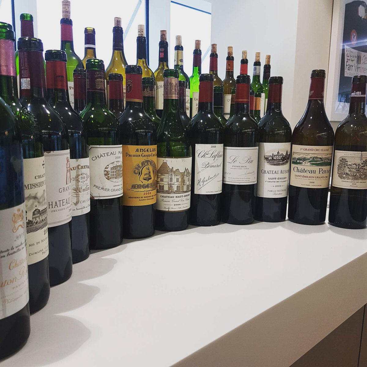 FarrVintners's tweet photo. So 2008 Ten Years on tasting. Done. Some excellent wines but don't think the vintage changed the opinion of many here. Look out for the blog coming soon
.
.
.
#blind #tasting #tenyearson #bottles #bordeaux #claret #palate #purpleteeth https://t.co/xpgnuct0qd