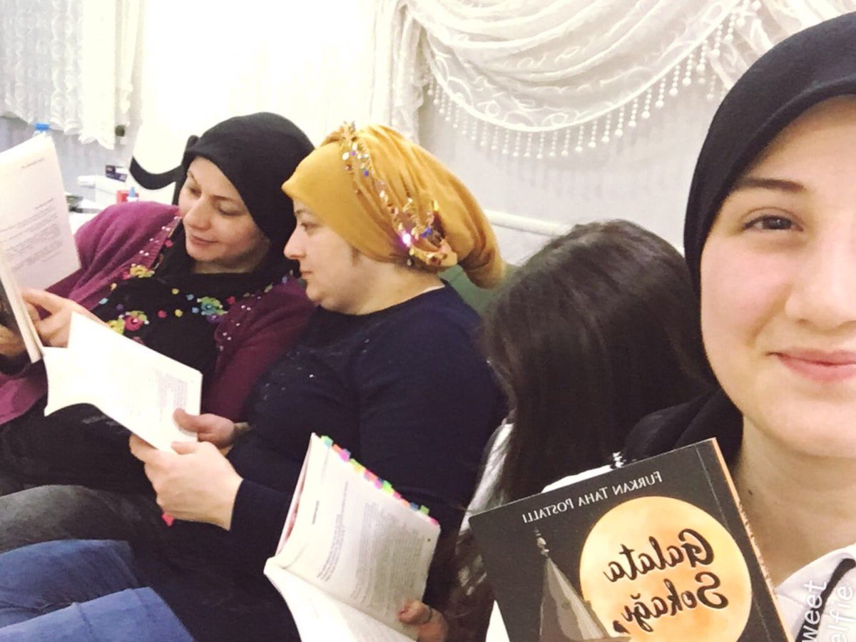 Bu saatte Kübraların evinde sadece kitap konuşuluyor. #samsunokumavakti <a href="/CoskunESEN57/">Coşkun ESEN</a> <a href="/MemSalipazari/">Salıpazarı İlçe Milli Eğitim Müdürlüğü</a> @AliSava98108006 <a href="/MaarifHareket/">MaarifHareketi🇹🇷</a> @hilal_kusmez