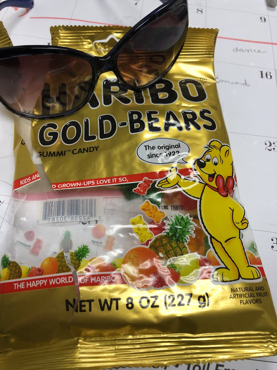 dr_clemmer's tweet photo. Thanks @tracinap72 for bday treat!! You know me so well! #simplesugars #mycoworkersrock https://t.co/Y3m1EaCdSM