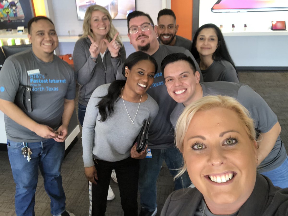 Happy Work Family Appreciation Day!!! <a href="/NTXChase/">Chase</a> @carriejohnsontx <a href="/LisaKLuff/">Lisa</a> <a href="/FaboPadillaNTX/">Fabian Padilla</a> @NTX_Execute <a href="/fjdevereux/">Fred Devereux</a> <a href="/OctaviaEvans21/">Octavia Evans</a> @CRgrowthgurus  #POWERcentral #runningwithfuel #WeAreNTXDynasty #lookatlemmon