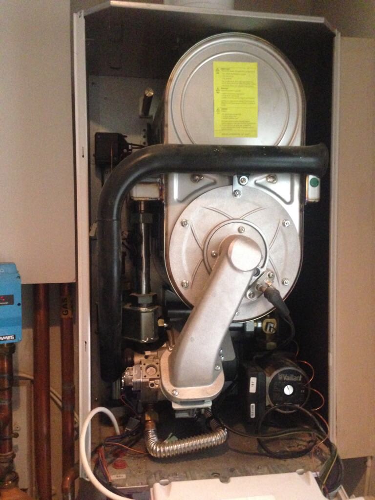 unicorn2000ltd's tweet photo. Serviced Vaillant 55kW boiler @vaillantuk 
#advance #boiler #vaillant #service #insideout #safegas #unicorn2000tld #plumbing #workdone https://t.co/dyAW86wcYL