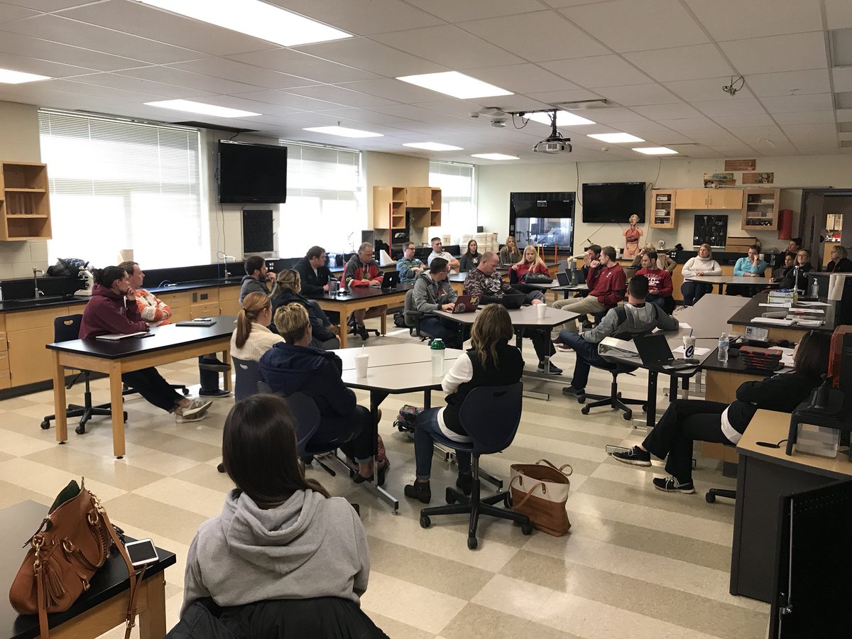 hubbardbradford's tweet photo. The two #D117EdCamp18 sessions on student safety and wellness are packed. #CHSD117 truly loves its kids! https://t.co/D2jO4cQpfO