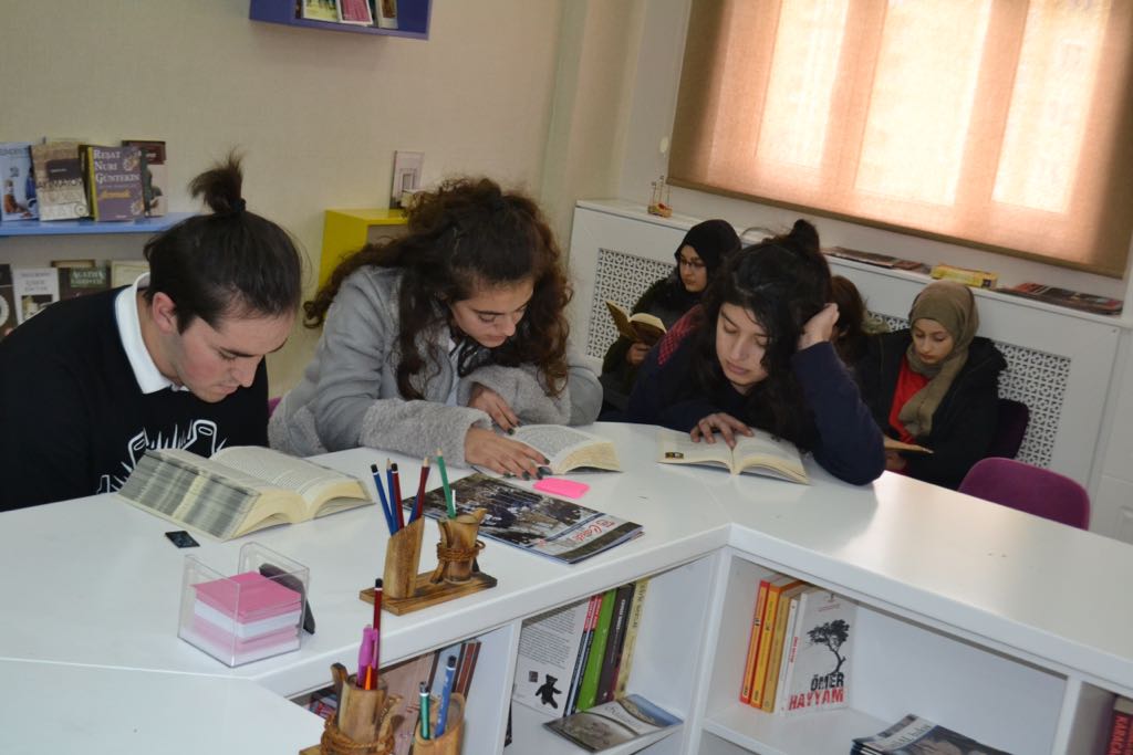 Heryerde okuyoruz !
#samsunokumavakti
#SamsunOkuyor
#canikokuyor
<a href="/osmankaymk/">Osman KAYMAK</a> 
<a href="/CoskunESEN57/">Coşkun ESEN</a> 
<a href="/MustafaUzunla13/">Mustafa Uzunlar</a> 
<a href="/necmettin__gun/">Necmettin Gün</a> 
<a href="/GunNecmettin/">Necmettin Gün</a> 
<a href="/samsunmem/">Samsun İl Milli Eğitim Müdürlüğü</a> 
<a href="/BakiyeUsta/">Bakiye Can</a>