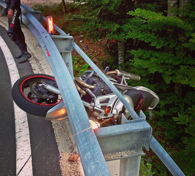 Why did we create Ace? “Back in 2012 I was involved in a motorcycle accident. I swerved off the highway and crashed into the road rail leaving my bike pinned underneath. Two other riders found me about 10 min later. If these friends were not out with me … ift.tt/2oCM5mO