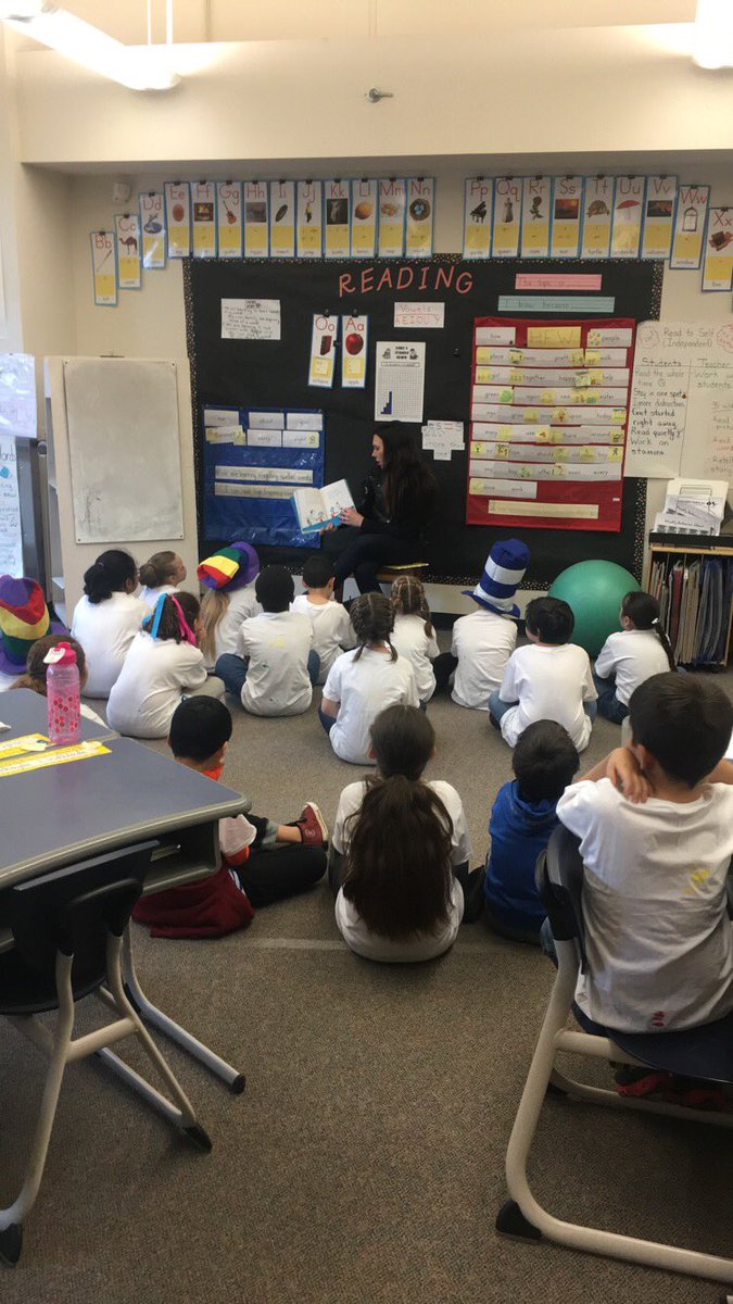 Ms_Martinson1's tweet photo. Special guest readers and wearing our hand made Dr Seuss character shirts! What an exciting Friday 🎉 #happybirthdaydrseuss #1fish2fishredfishbluefish #HuskyLearning https://t.co/EykqXOd0VX