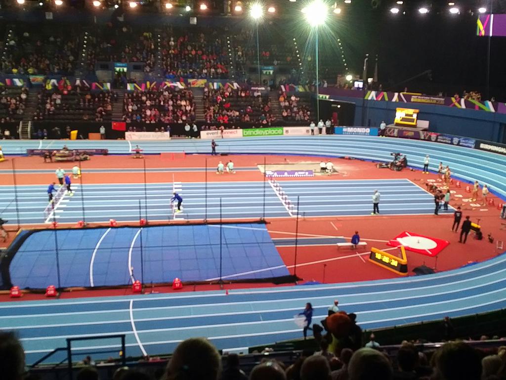 ClarkyRoberts's tweet photo. #WICBham2018 world indoors #birms @georgiehartigan am I sat near you again? #Snow #NoTrains #how2GetHomeLater? https://t.co/OYisdMOc5S