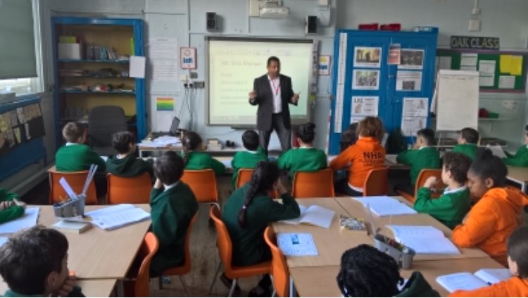 NHPN8's tweet image. Local businessman Eric Morson @BasementMaster1 came in to speak to Y6 about what life was like for an immigrant when he came to London from Montserrat in 1964. Everyone enjoyed a fascinating Q&amp;amp;A session.Thank you to Eric from everyone @NHPN8 for sharing your experiences with us.