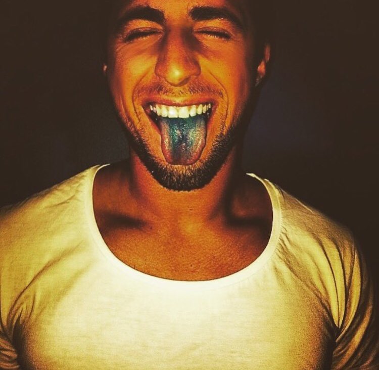Team__Louka's tweet photo. - Instagram de Louka -
👅 Non je vous jure c’est ma vraie langue________ https://t.co/RVXLgzxtSc